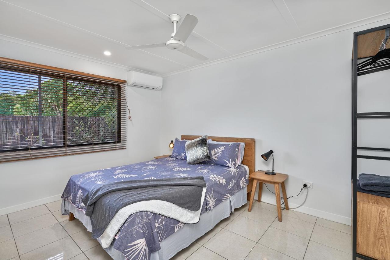 The Red Sparrow 2 Villa Cairns Exterior foto